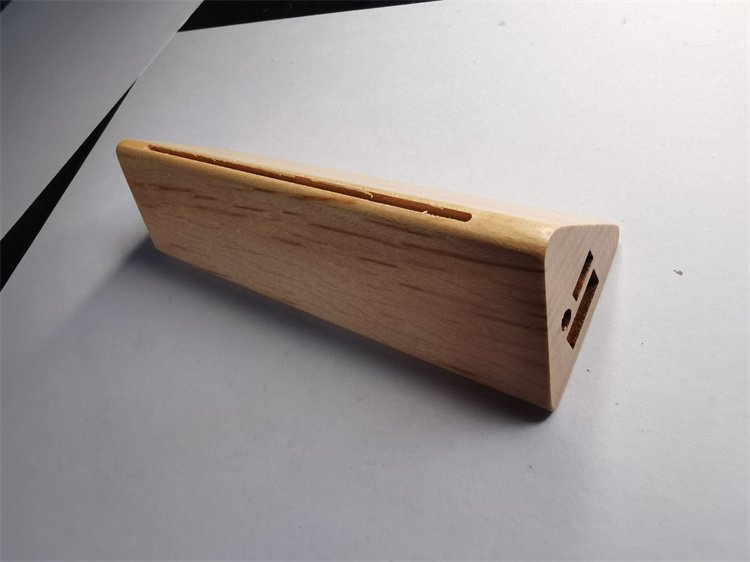 三角移动电源